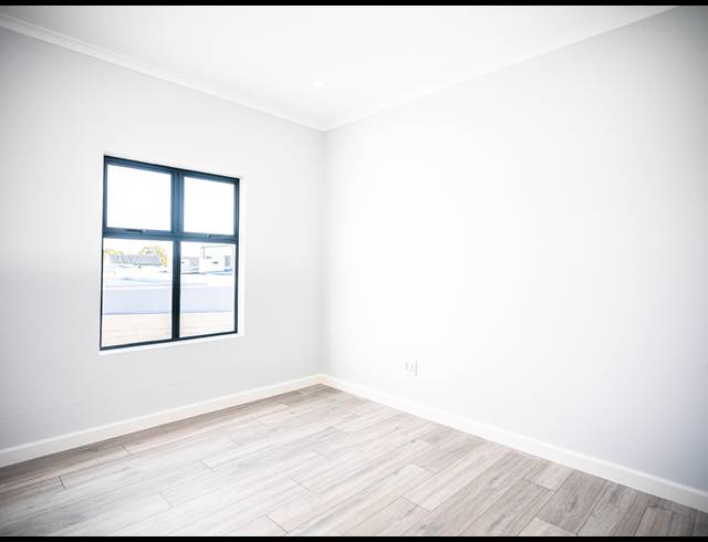 4 BEDROOM FREEHOLD FOR SALE IN SANDOWN